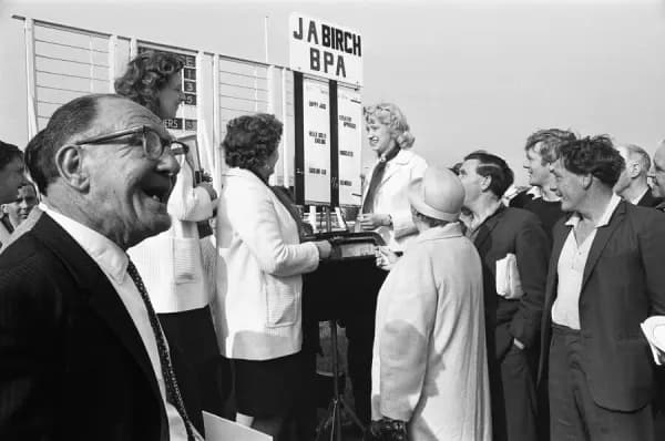 Vintage bookmakers